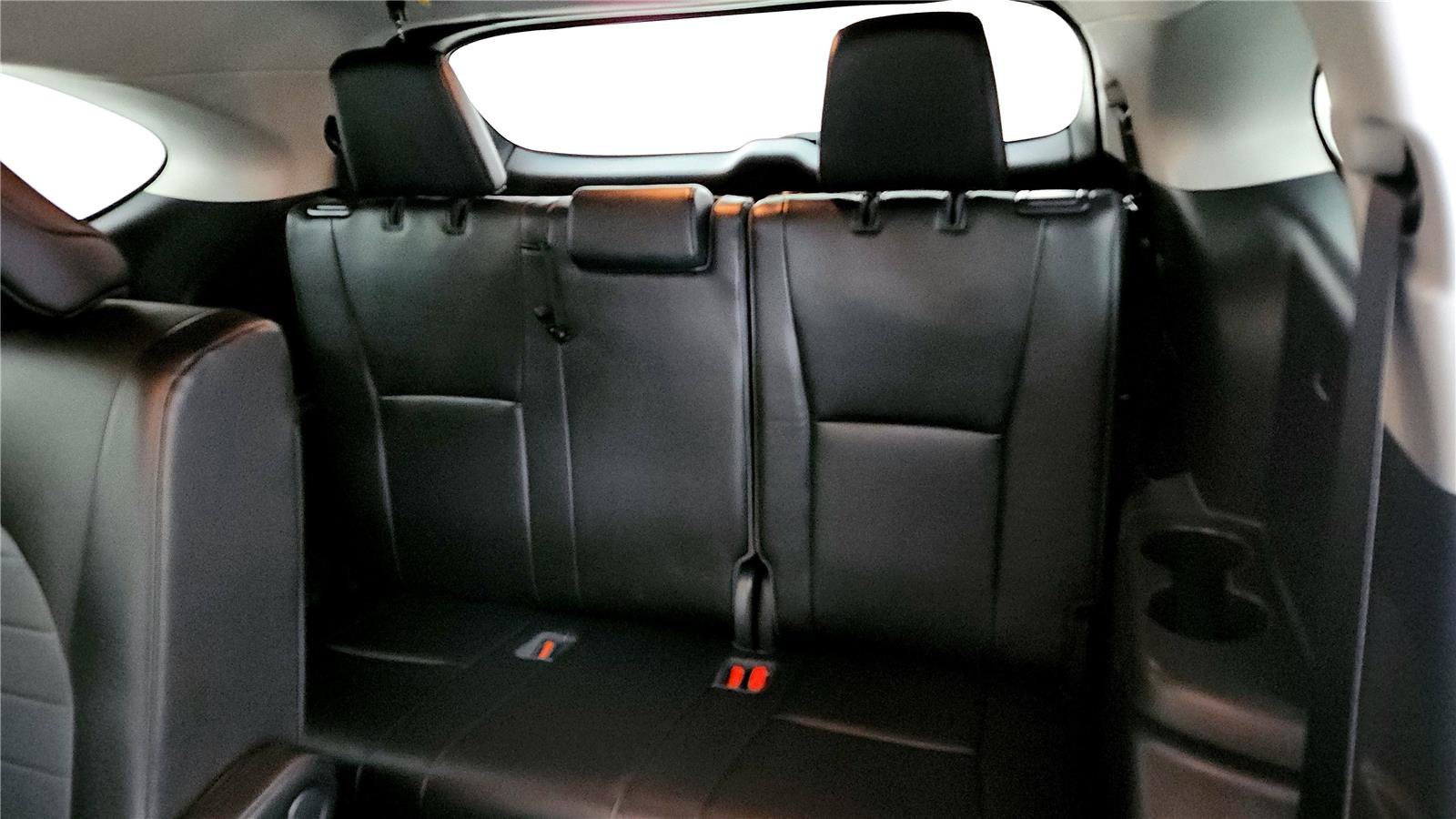 Used 2020 Toyota Highlander XLE image 23