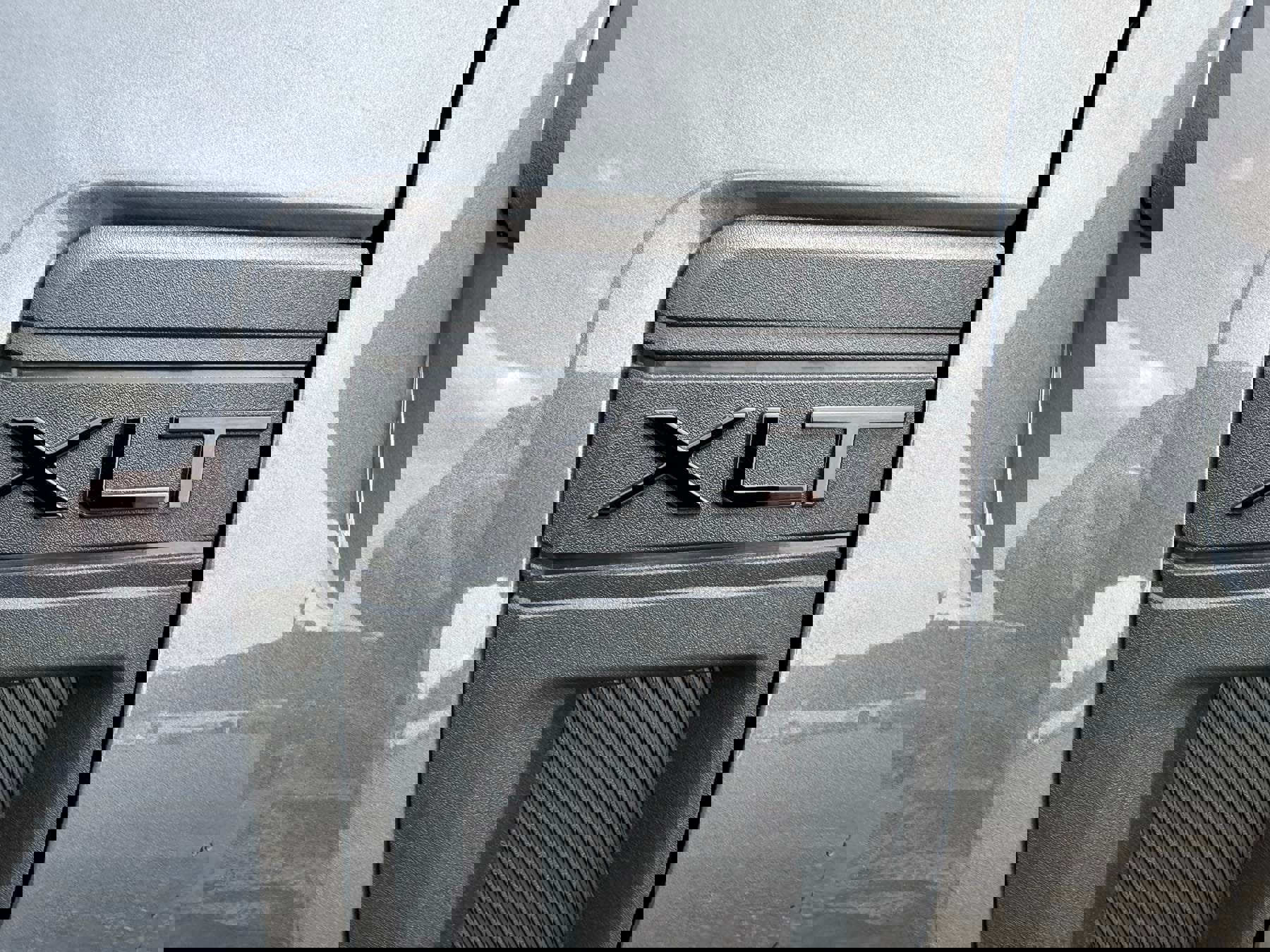 New 2025 Ford Maverick XLT w/ XLT Luxury Package image 13