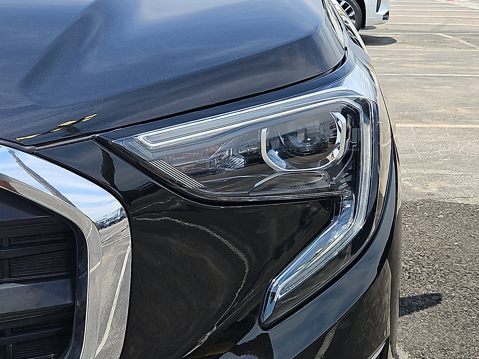 Certified 2018 GMC Terrain SLE w/ Driver Convenience Package FWD image 9