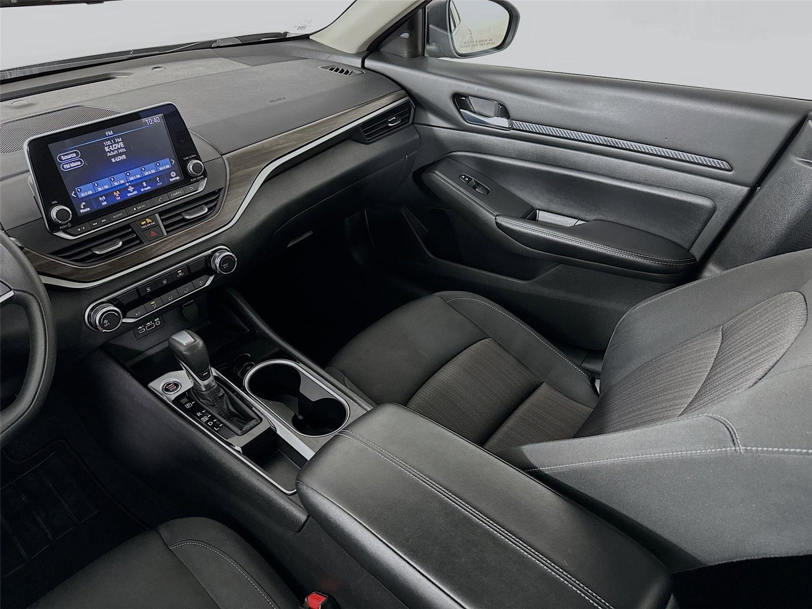 Used 2024 Nissan Altima 2.5 SV FWD image 23