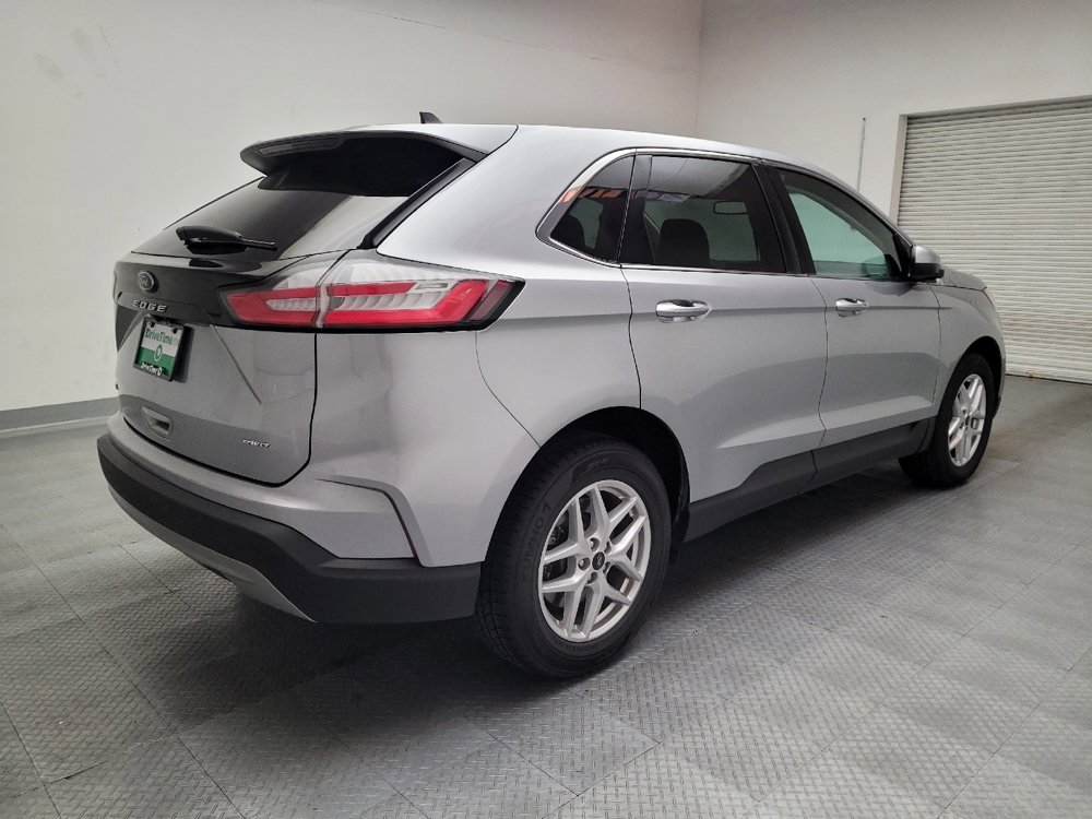 Used 2023 Ford Edge SEL image 9