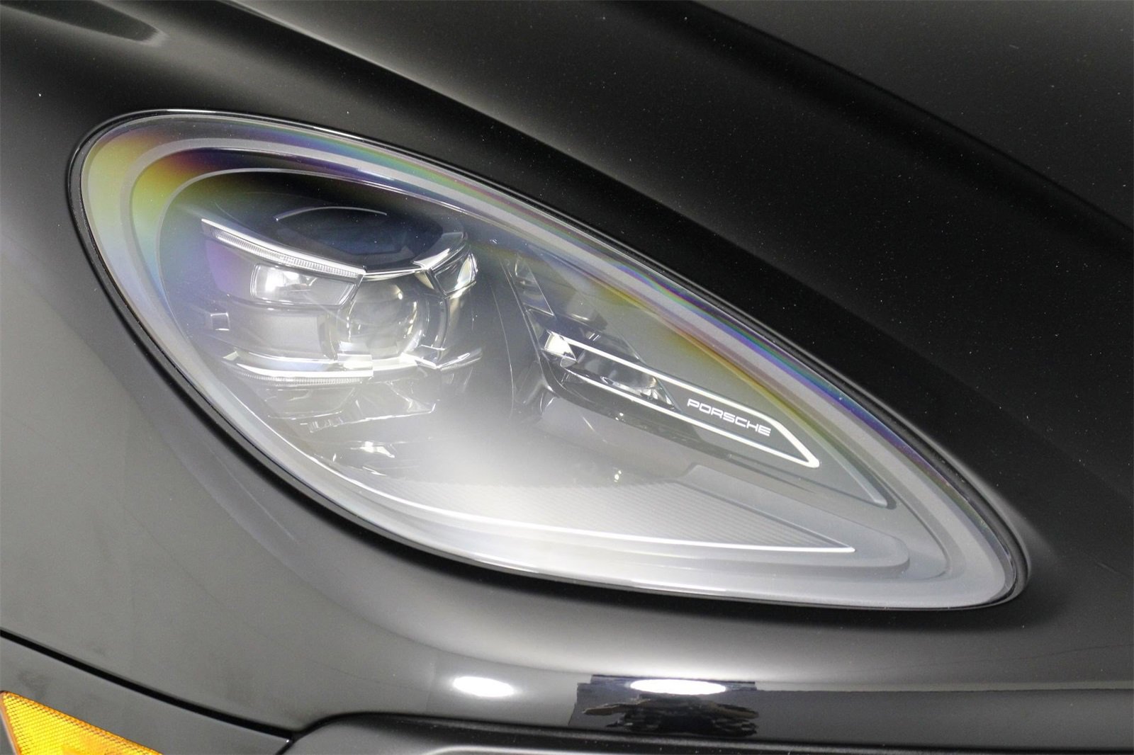 Used 2025 Porsche Macan image 28