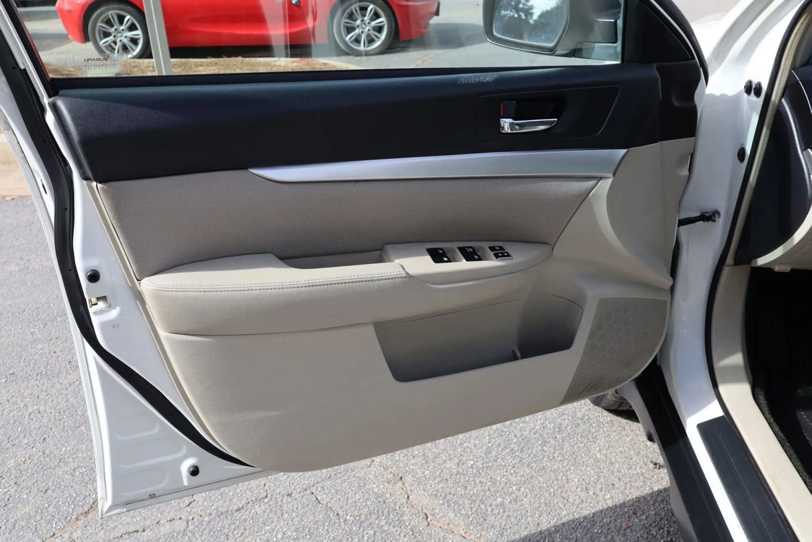 Used 2014 Subaru Outback 2.5i AWD/4WD image 7