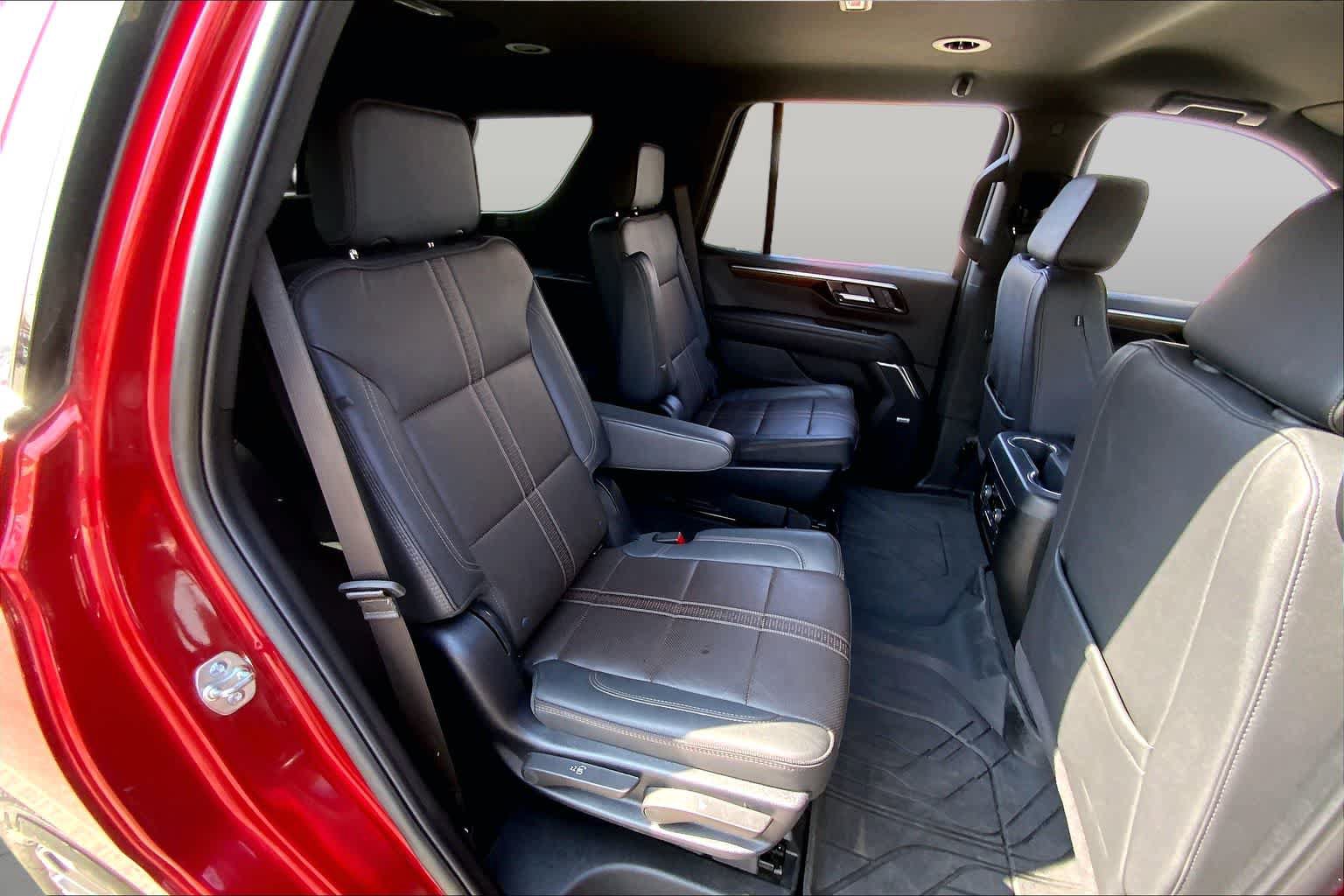 Used 2025 Chevrolet Tahoe High Country AWD/4WD image 43