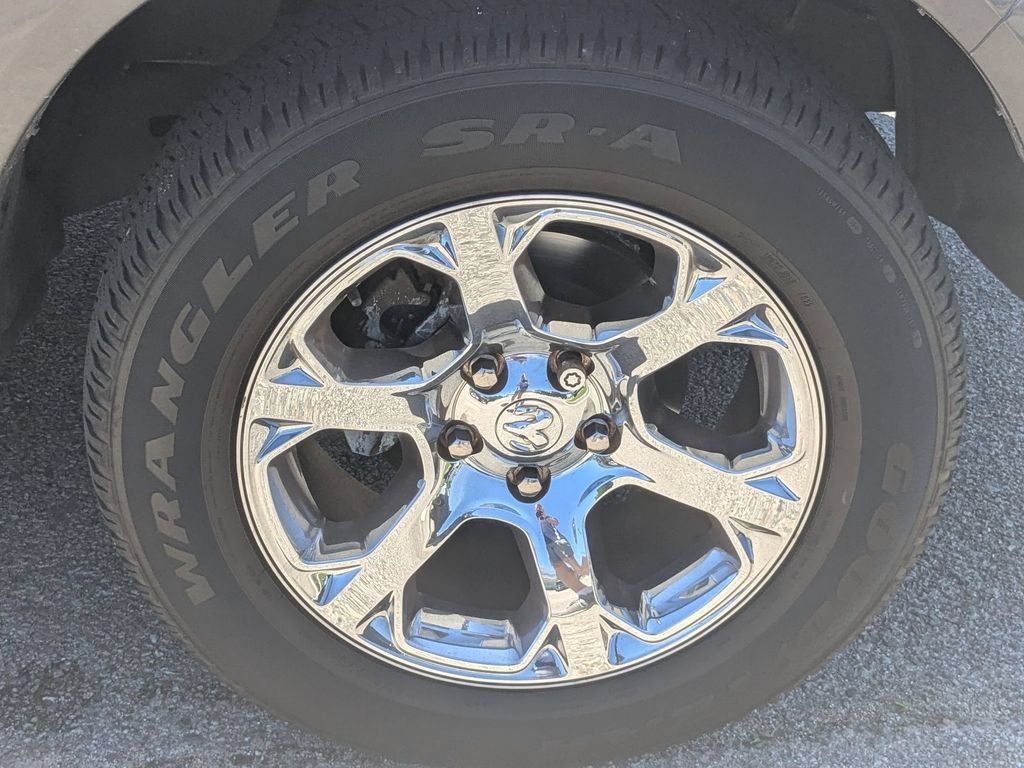 Used 2016 RAM 1500 Laramie w/ Convenience Group AWD/4WD image 16