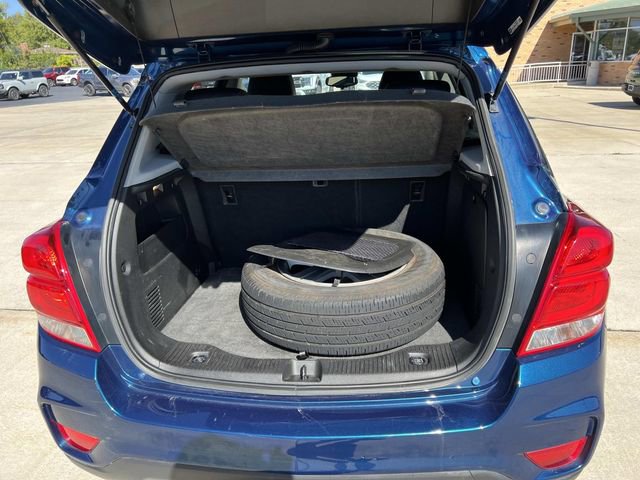 Used 2020 Chevrolet Trax LT w/ LT Convenience Package image 11