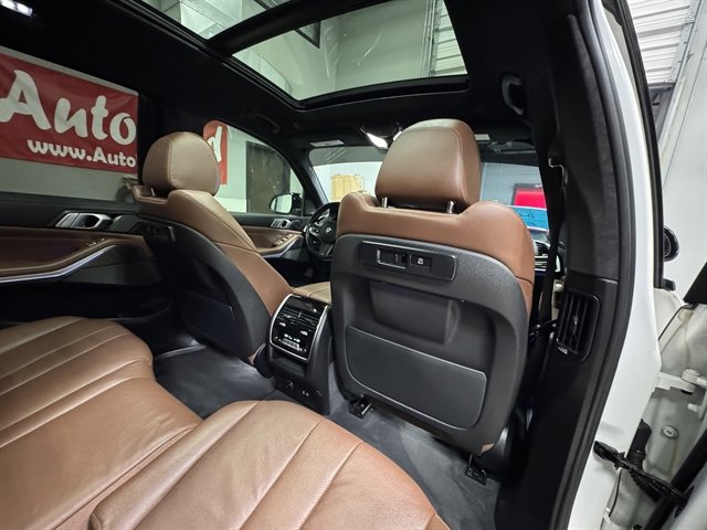 Used 2020 BMW X7 xDrive40i w/ M Sport Package image 14