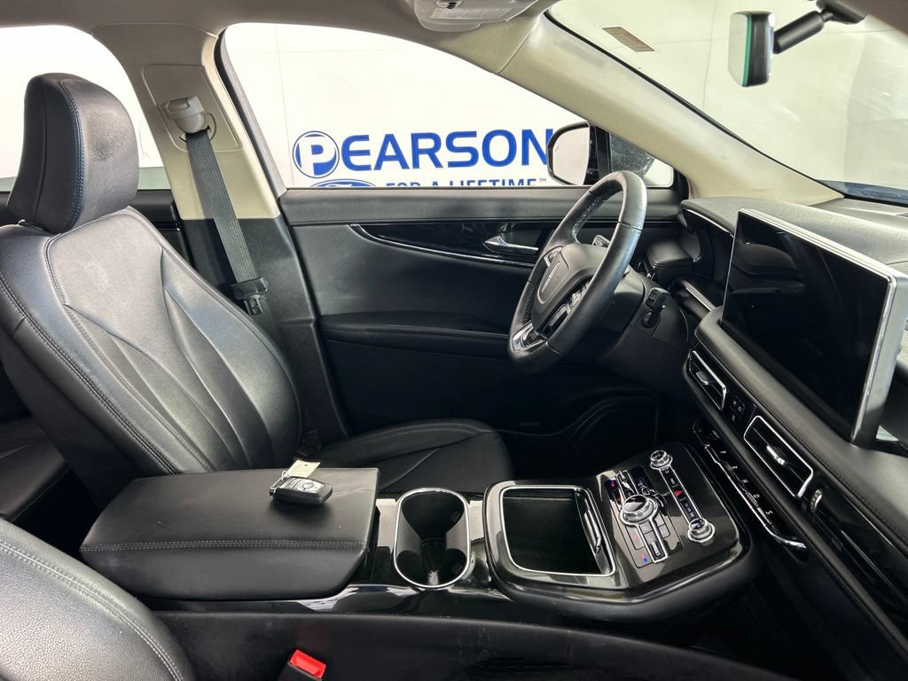 Used 2023 Lincoln Nautilus AWD w/ Premium Package image 17