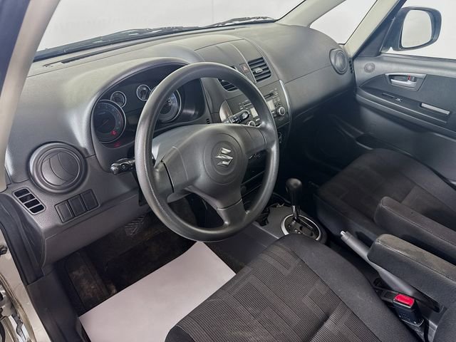 Used 2010 Suzuki SX4 AWD Hatchback image 11
