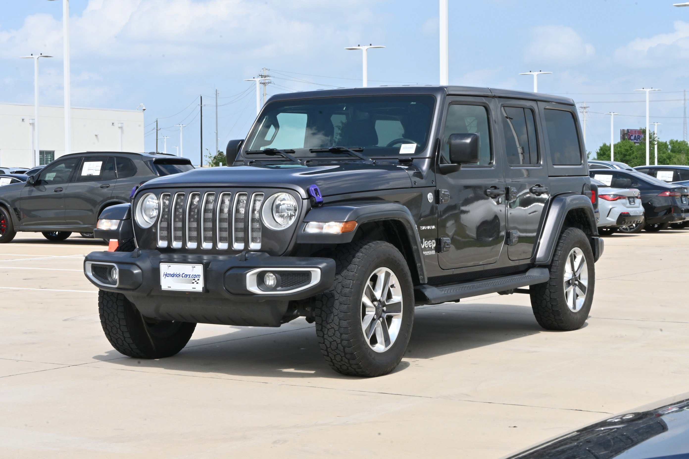 Used 2018 Jeep Wrangler Unlimited Sahara AWD/4WD image 5