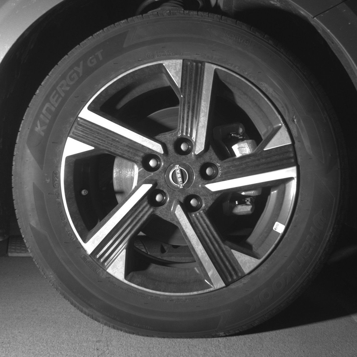 Used 2025 Nissan Sentra SV FWD image 12