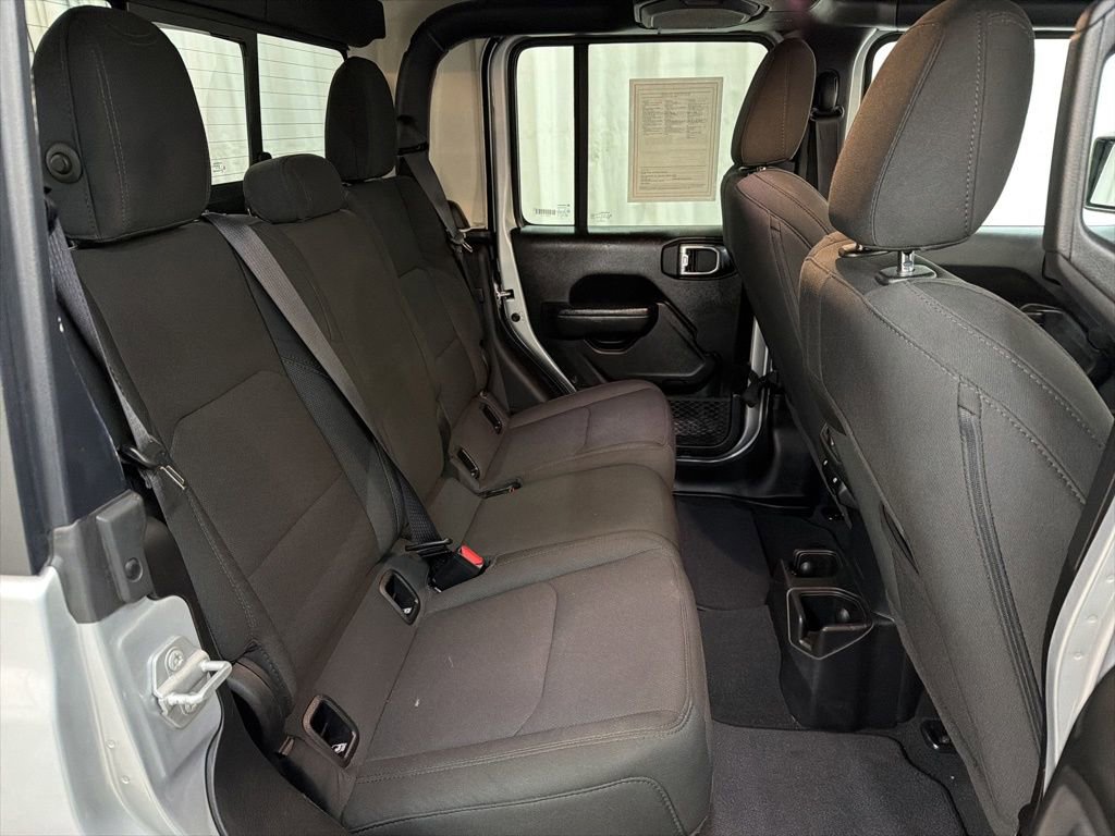 Used 2023 Jeep Gladiator Sport image 17