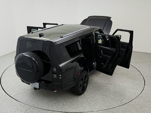 New 2026 Land Rover Defender 130 X-Dynamic SE AWD/4WD image 39