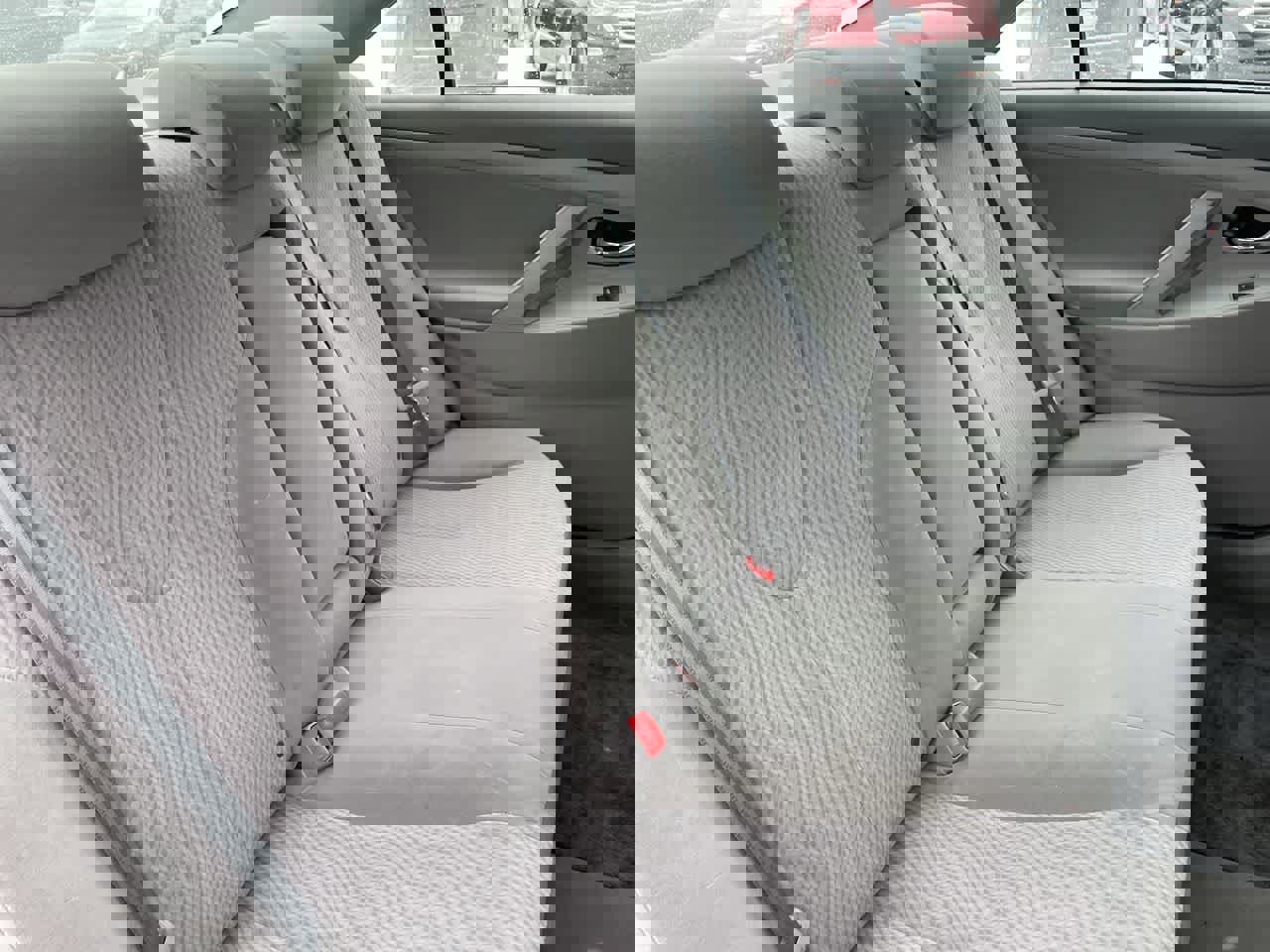 Used 2010 Toyota Camry LE image 15