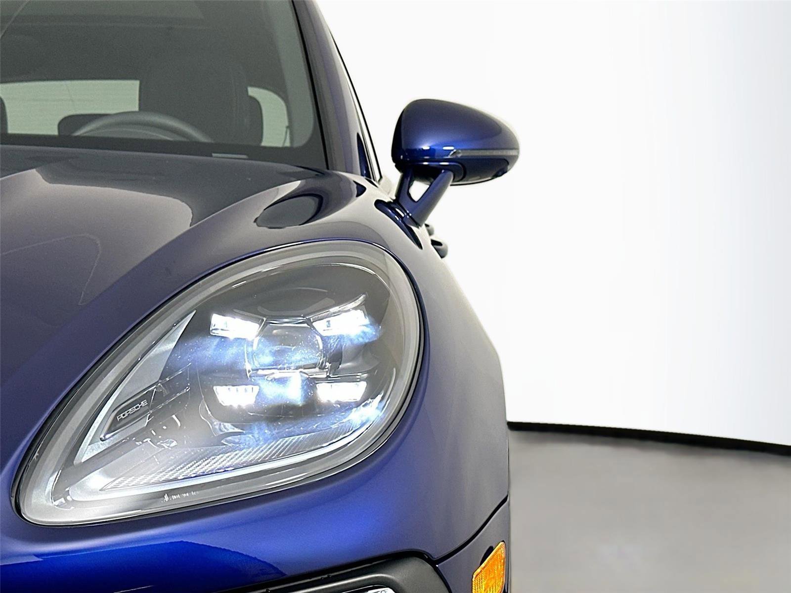 Certified 2026 Porsche Macan Turbo AWD/4WD image 15