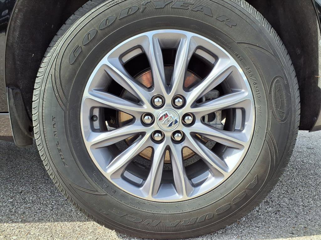 Used 2023 Buick Enclave Essence image 36