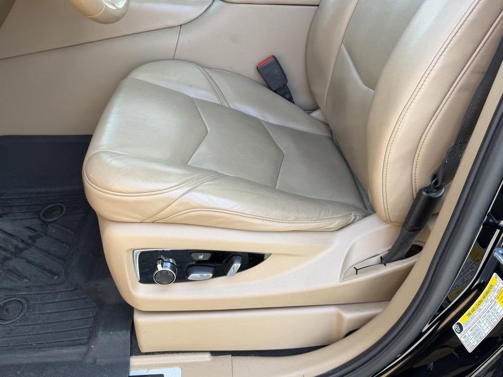 Used 2019 Cadillac Escalade Platinum w/ Escalade Sport Edition image 12