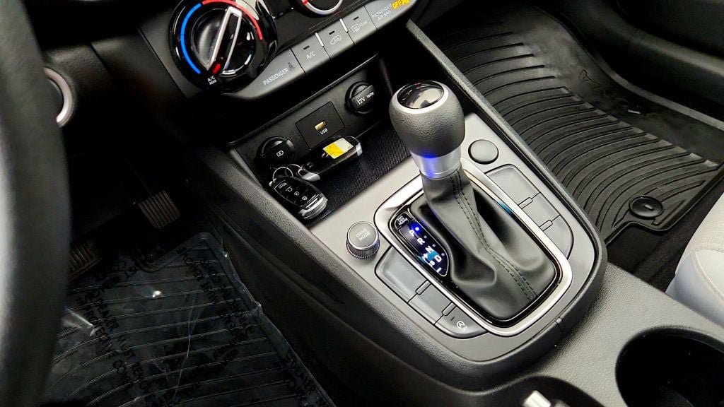 Used 2023 Hyundai Kona SEL w/ Winter Weather Package FWD image 16