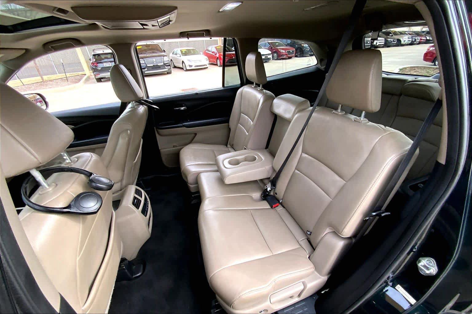 Used 2016 Honda Pilot Touring image 21