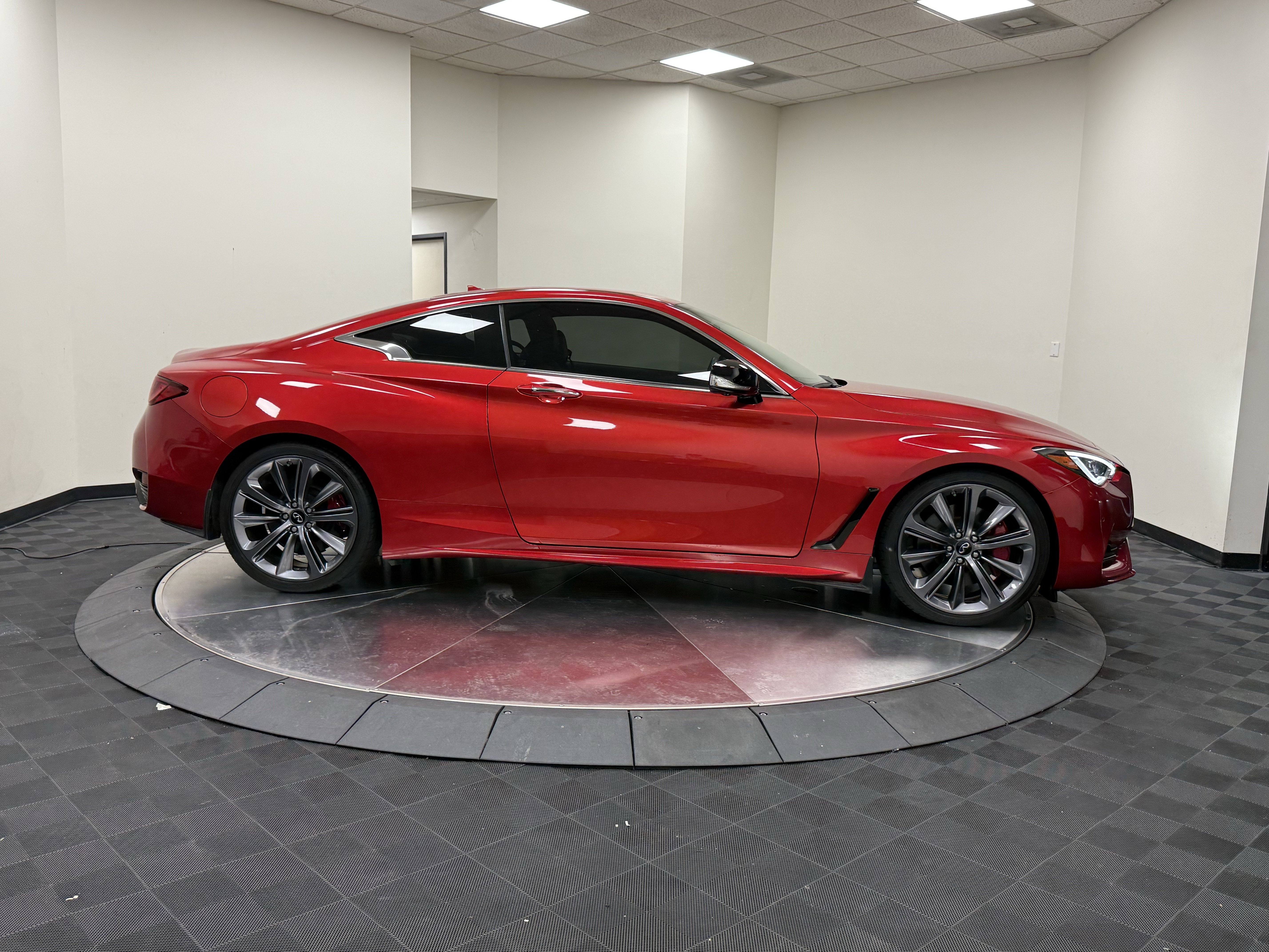 Used 2022 INFINITI Q60 Red Sport 400 w/ Cargo Package RWD image 9