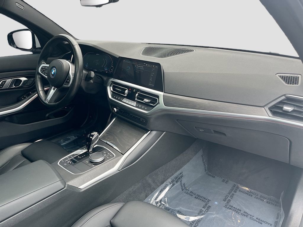 Used 2022 BMW 330e w/ M Sport Package RWD image 39