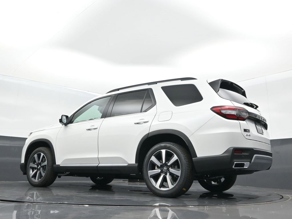 New 2025 Honda Pilot Touring image 17