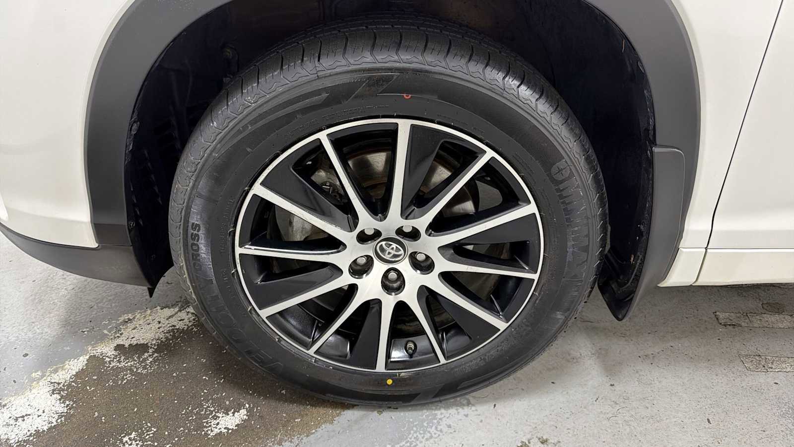 Certified 2017 Toyota Highlander SE AWD/4WD image 10