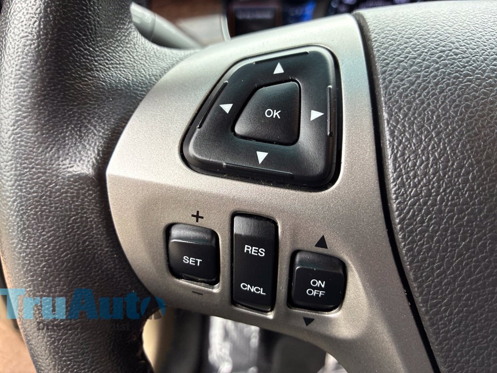 Used 2017 Ford Taurus Limited FWD image 29