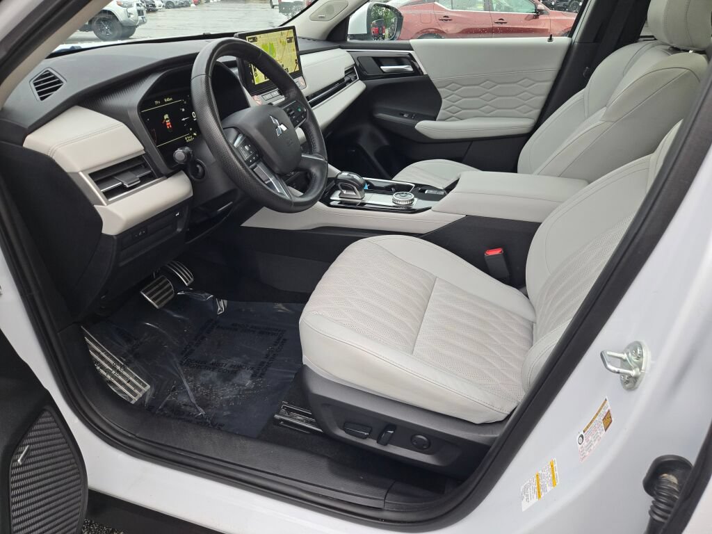 Used 2025 Mitsubishi Outlander SEL AWD/4WD image 26