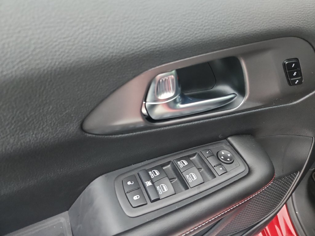 New 2027 Chrysler Pacifica Select AWD/4WD image 21
