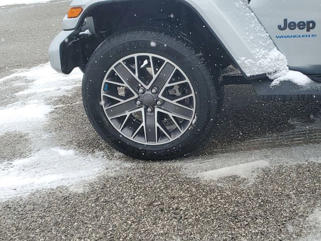 Used 2023 Jeep Wrangler Unlimited Sahara image 8