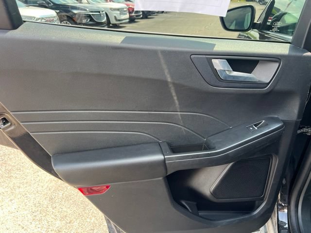 Used 2022 Ford Escape Titanium AWD/4WD image 16