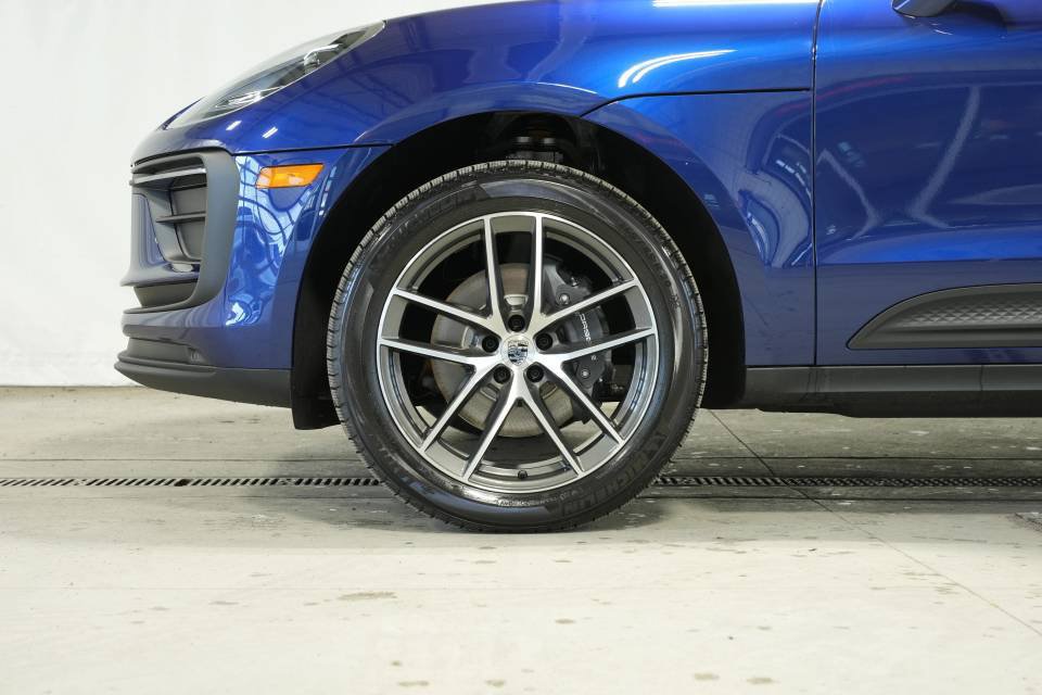 Certified 2026 Porsche Macan AWD/4WD image 44