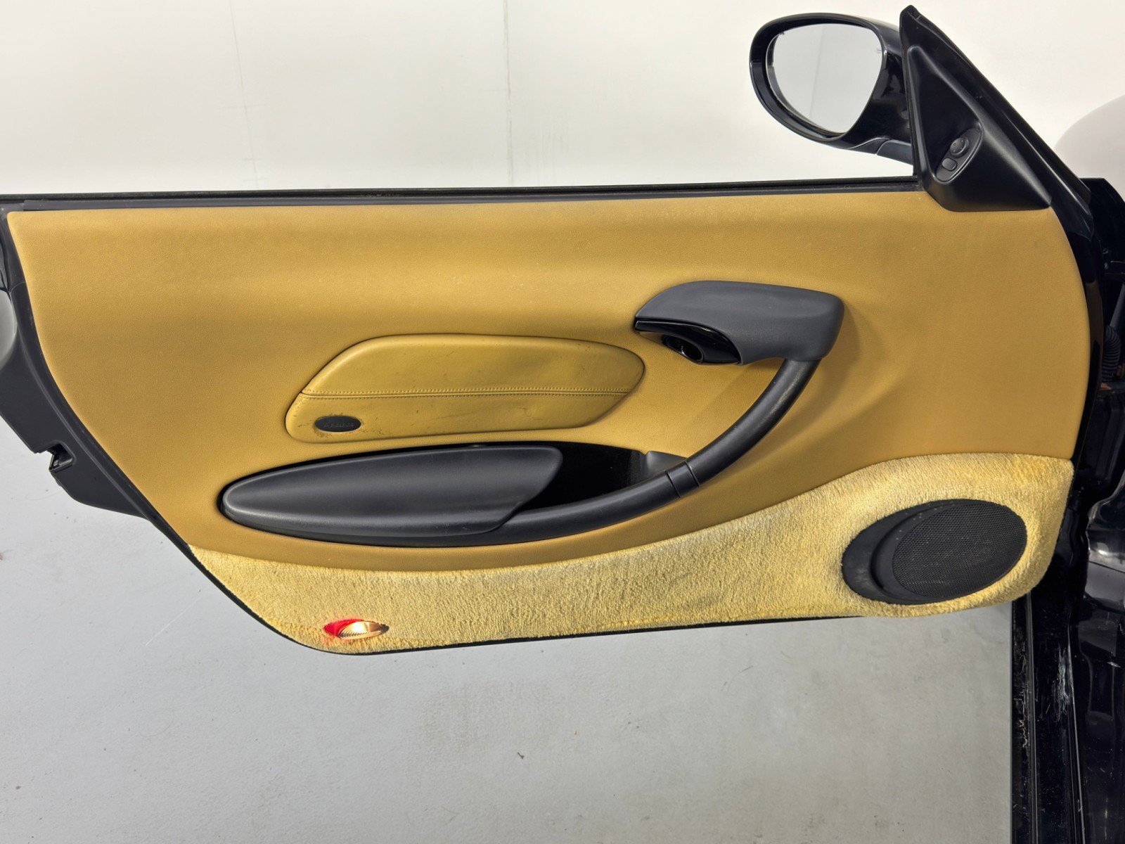 Used 1999 Porsche Boxster image 24