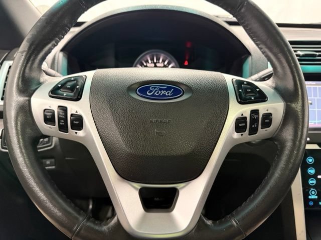 Used 2015 Ford Explorer Limited w/ Equipment Group 302A AWD/4WD image 48