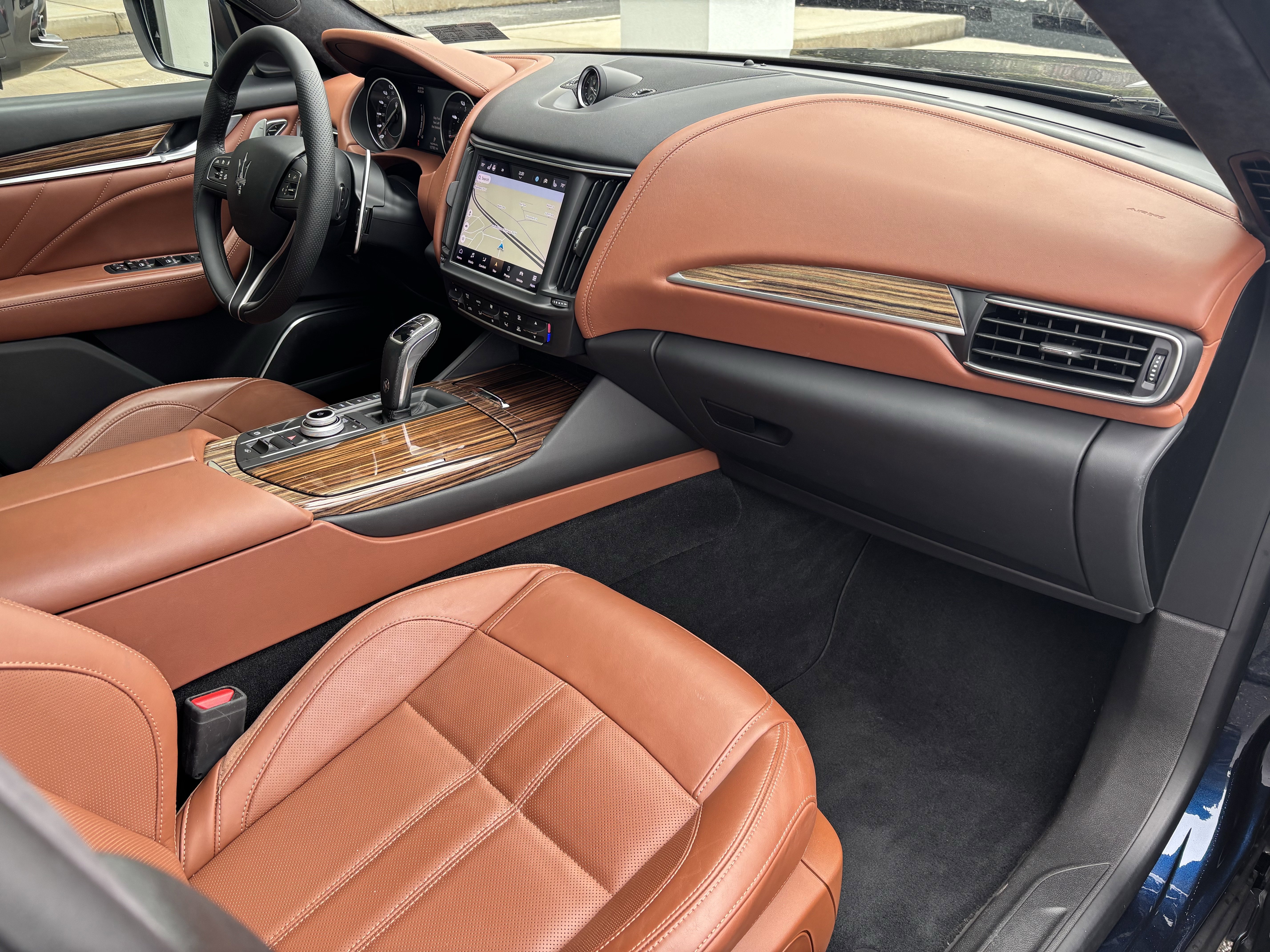 Used 2022 Maserati Levante Modena AWD/4WD image 17