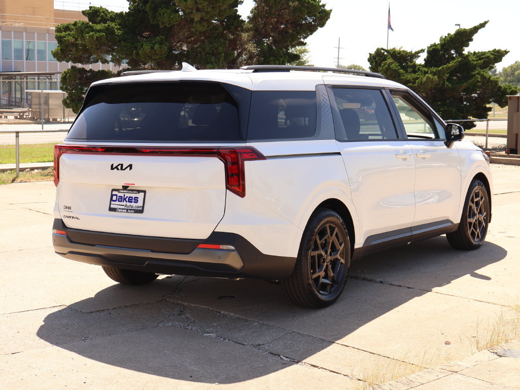 New 2027 Kia Carnival SX w/ Dark Edition Package FWD image 7