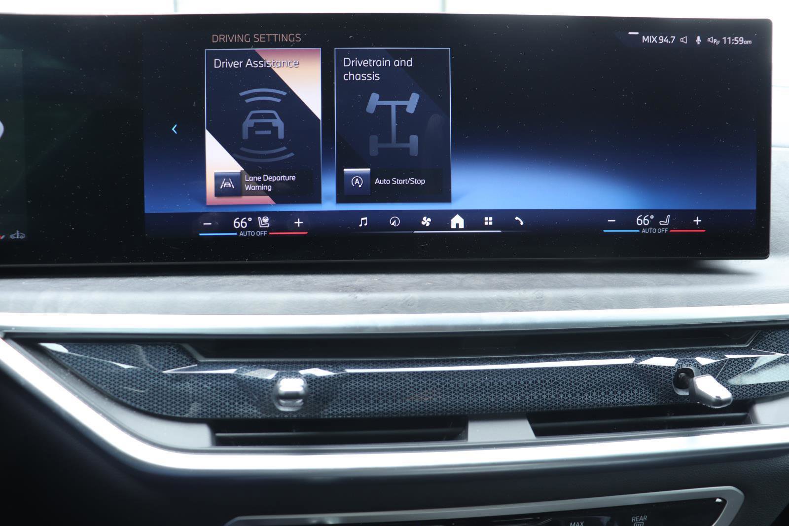 Used 2024 BMW X5 sDrive40i w/ Premium Package image 38