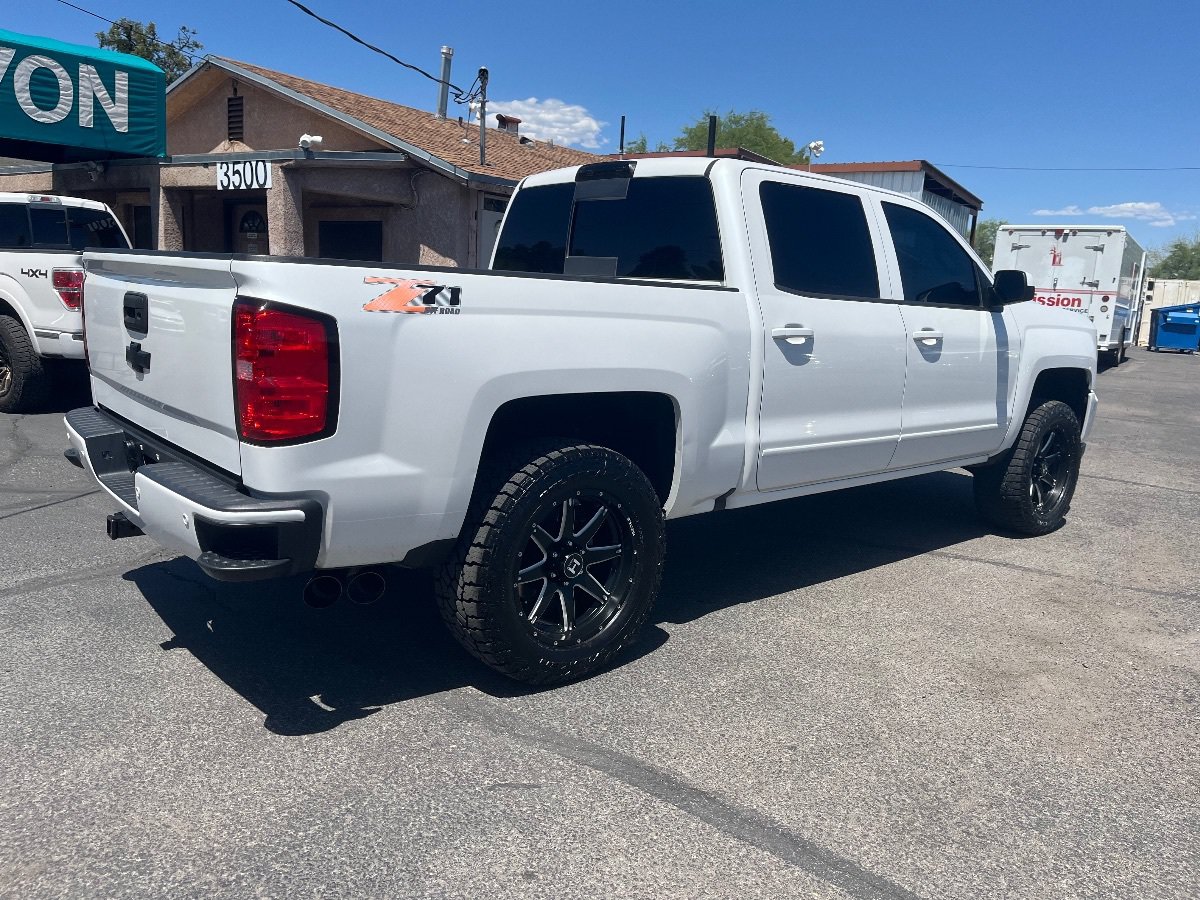 Used 2018 Chevrolet Silverado 1500 LT w/ All Star Edition AWD/4WD image 4