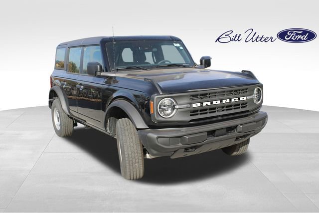 New 2025 Ford Bronco 4-Door image 2