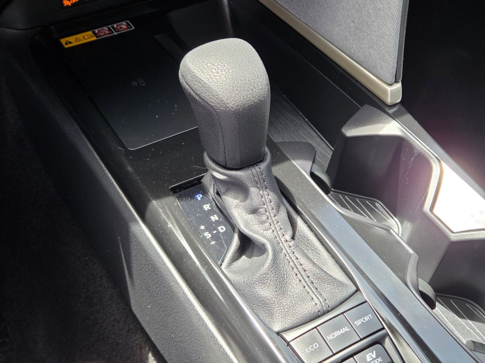 Used 2025 Toyota Camry LE FWD image 17