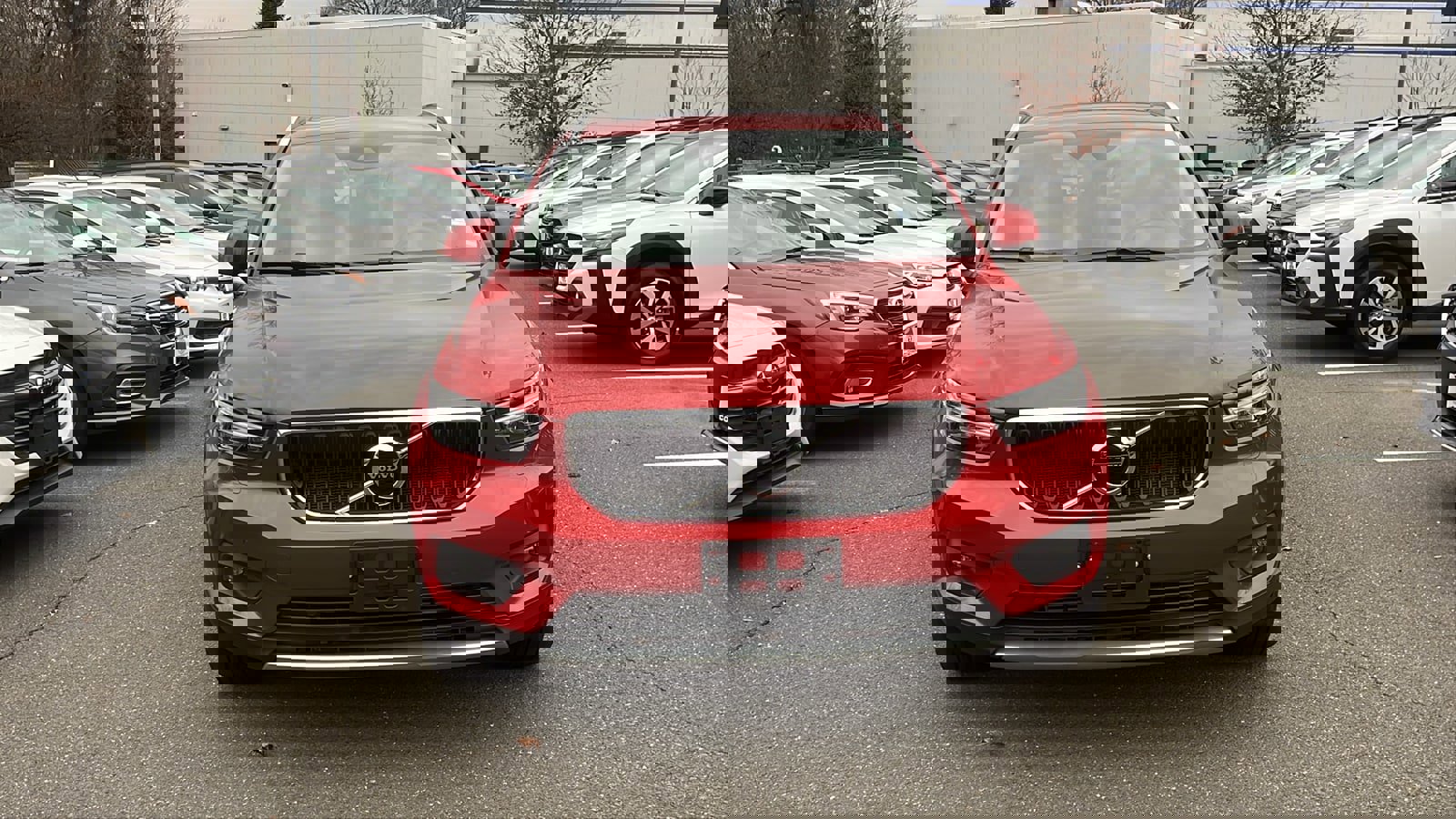 Used 2022 Volvo XC40 T5 Momentum image 4