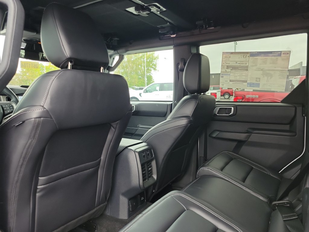New 2026 Ford Bronco Outer Banks w/ Sasquatch Package AWD/4WD image 16
