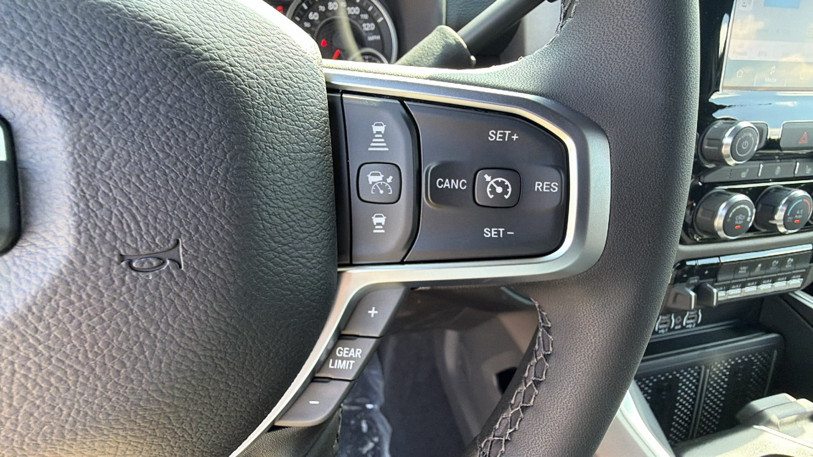 New 2027 RAM 2500 Big Horn AWD/4WD image 18