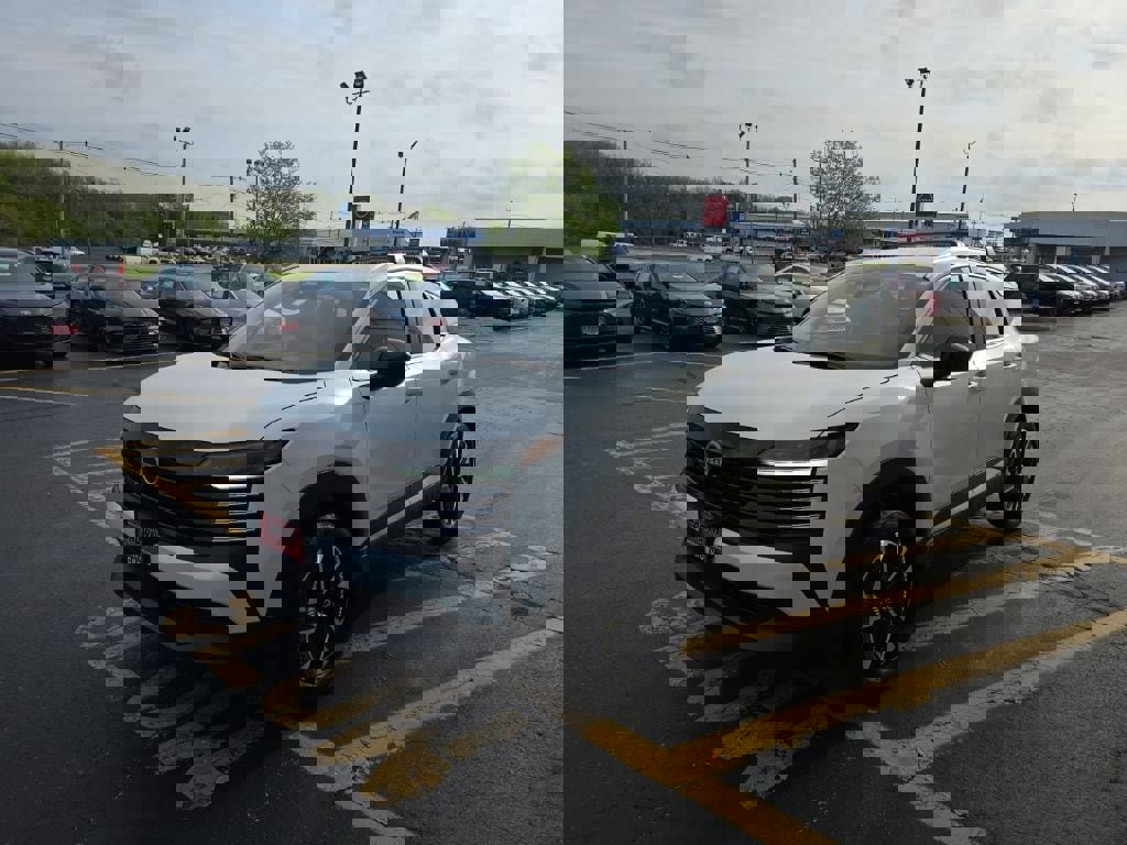 Used 2026 Nissan Kicks SV w/ Cold Weather Package AWD/4WD image 9