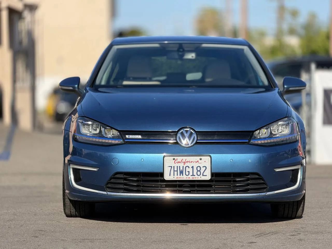 Used 2015 Volkswagen e-Golf SEL Premium FWD image 2