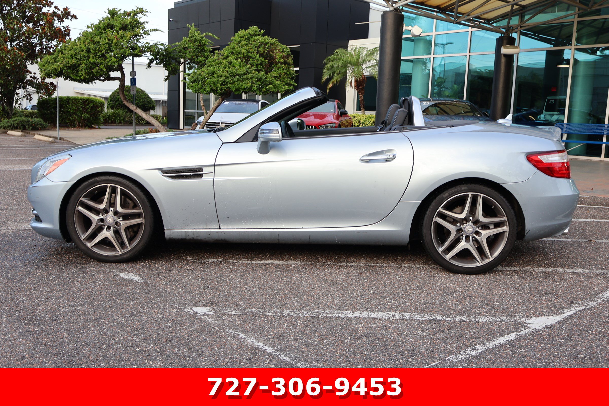 Used 2013 Mercedes-Benz SLK 350 image 6