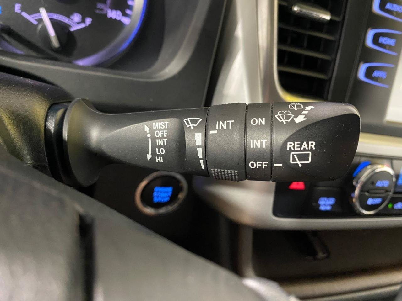 Used 2019 Toyota Highlander XLE AWD/4WD image 25