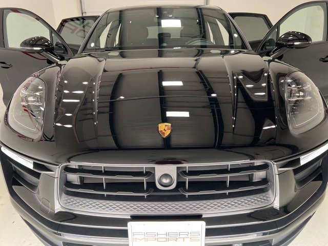 Used 2025 Porsche Macan T image 64