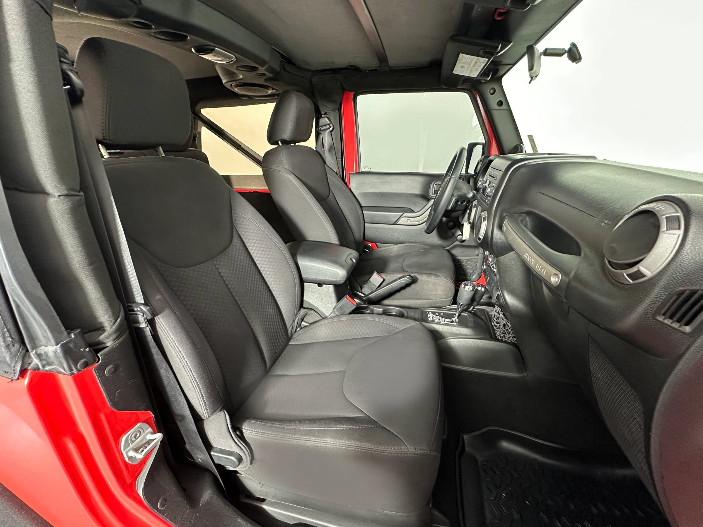 Used 2013 Jeep Wrangler Sport w/ Connectivity Group AWD/4WD image 30
